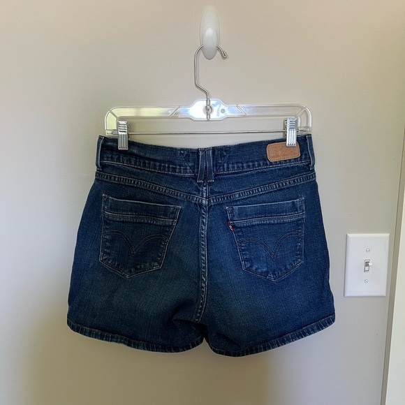 Levi’s Blue Denim Jean Shorts - Picture 2 of 4